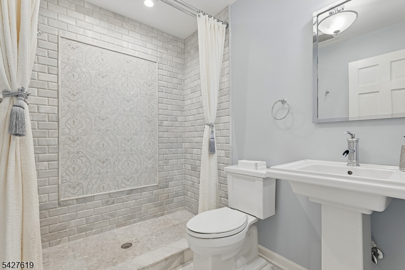 North Summit - Residential