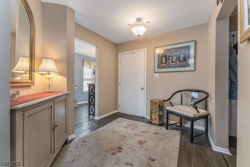 Clinton Twp., New Jersey 08801, United States, 2 Bedrooms Bedrooms, ,3 BathroomsBathrooms,Residential,Pending,87058