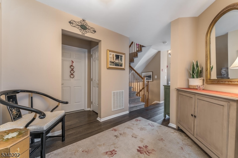 Clinton Twp., New Jersey 08801, United States, 2 Bedrooms Bedrooms, ,3 BathroomsBathrooms,Residential,Pending,87058