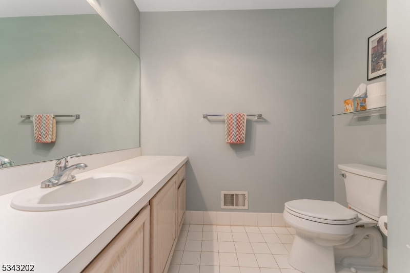 Clinton Twp., New Jersey 08801, United States, 2 Bedrooms Bedrooms, ,3 BathroomsBathrooms,Residential,Pending,87058