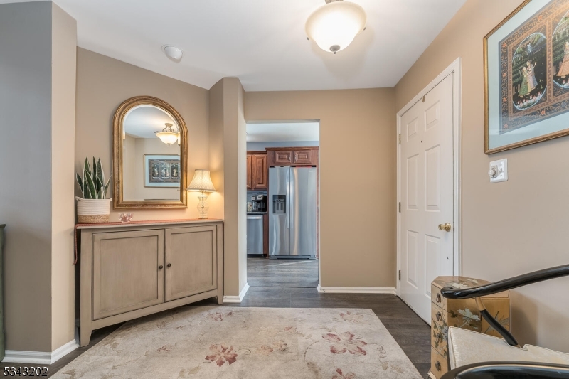 Clinton Twp., New Jersey 08801, United States, 2 Bedrooms Bedrooms, ,3 BathroomsBathrooms,Residential,Pending,87058