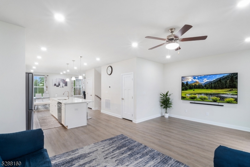 Mountain Ridge Estates - Residential Lease