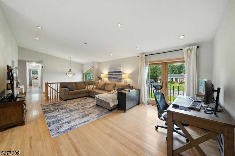 LAKE FOREST - Residential Lease