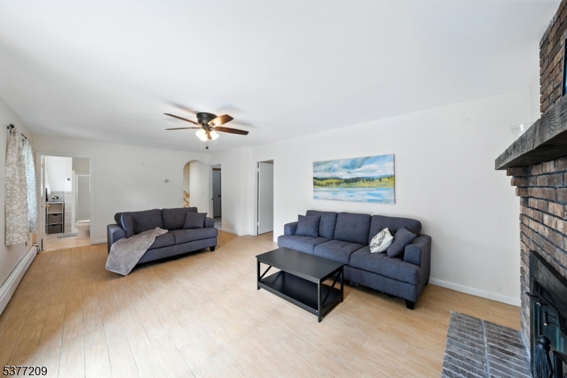 LAKE FOREST - Residential Lease