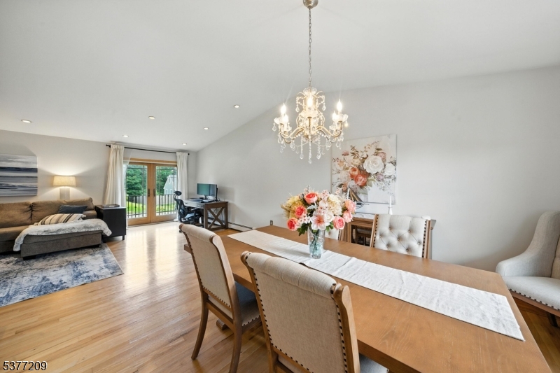 LAKE FOREST - Residential Lease