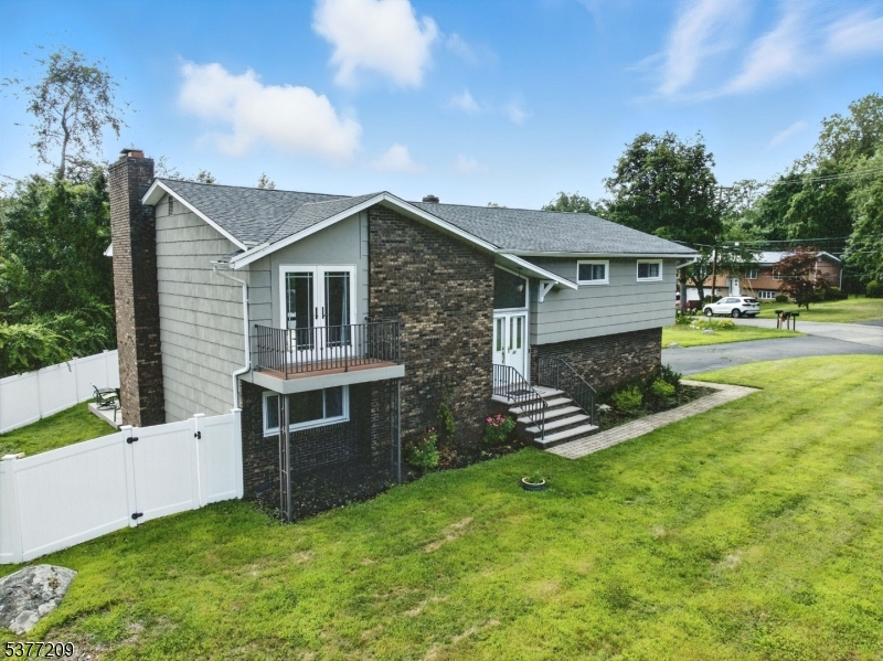 LAKE FOREST - Residential Lease