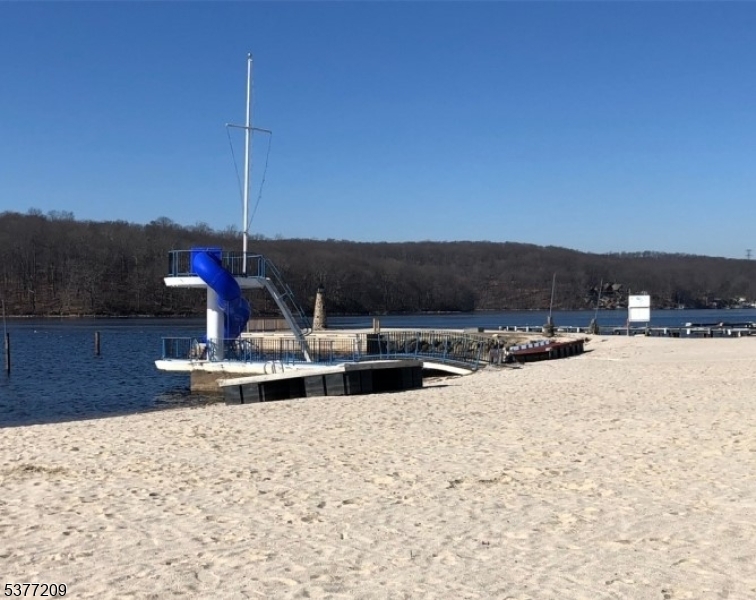 LAKE FOREST - Residential Lease