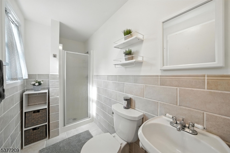 LAKE FOREST - Residential Lease