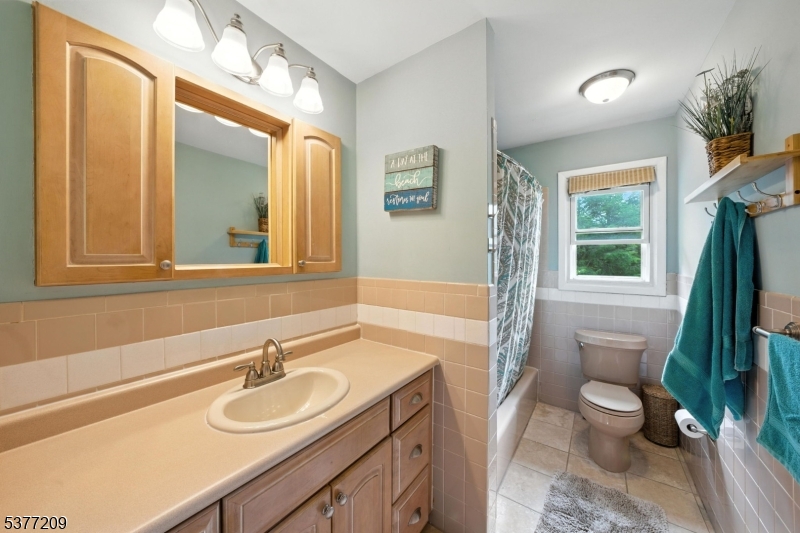 LAKE FOREST - Residential Lease