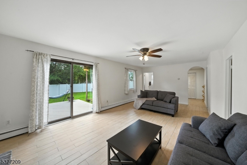 LAKE FOREST - Residential Lease