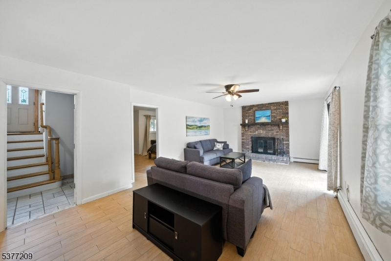 LAKE FOREST - Residential Lease