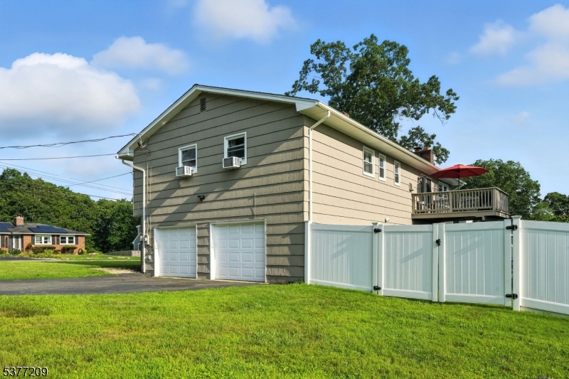 LAKE FOREST - Residential Lease