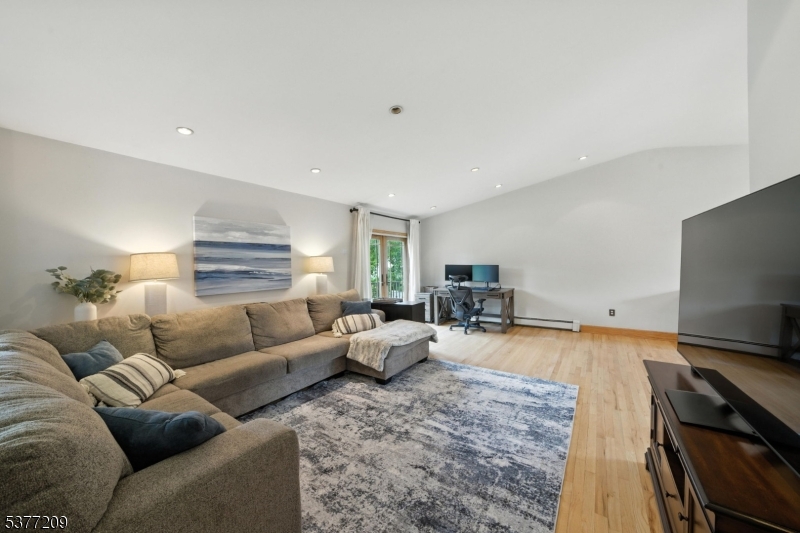 LAKE FOREST - Residential Lease