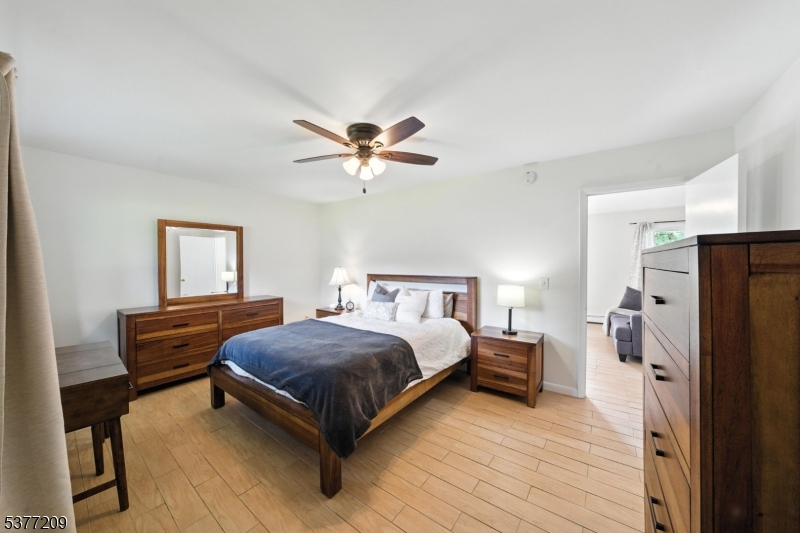 LAKE FOREST - Residential Lease