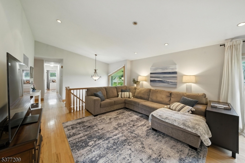 LAKE FOREST - Residential Lease