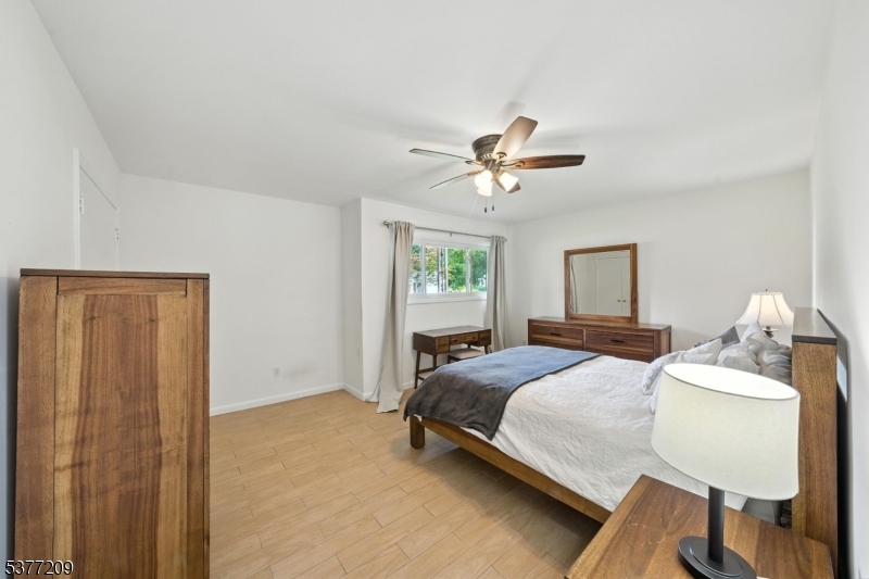 LAKE FOREST - Residential Lease