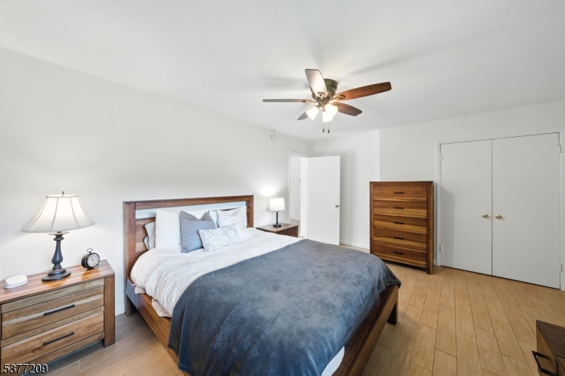 LAKE FOREST - Residential Lease