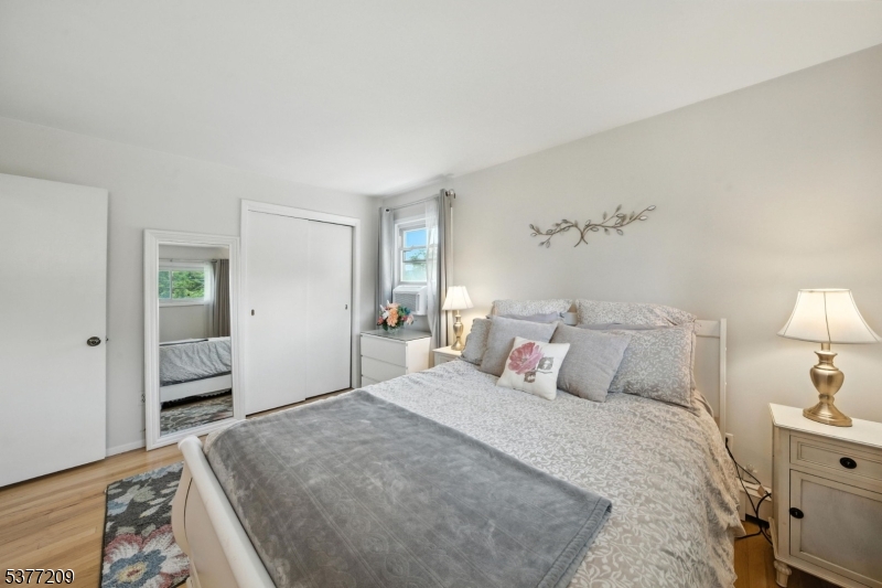 LAKE FOREST - Residential Lease