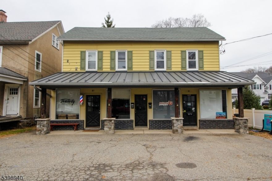 One bedroom apartment located on second floor. Recently painted and updated. The kitchen has been nicely updated with stainless steel appliance. Plenty of parking and private deck with large backyard. Convenient to Roxbury and Ledgewood Malls.