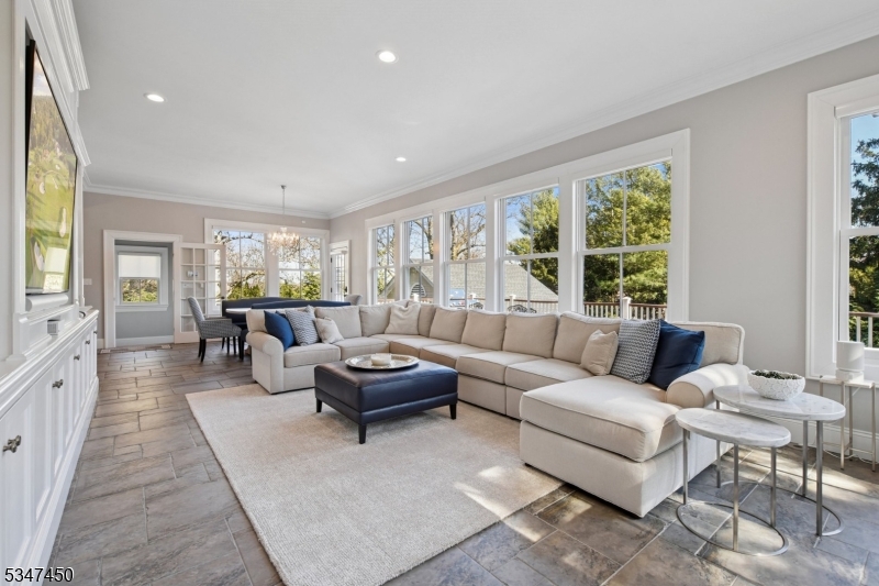 MADISON HILL - Residential