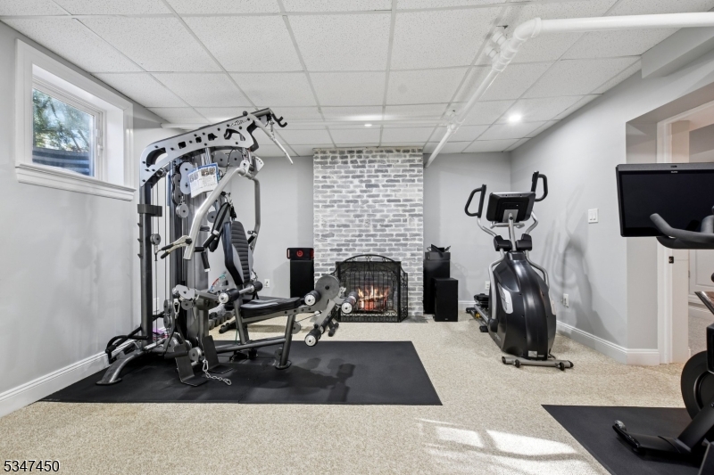 MADISON HILL - Residential