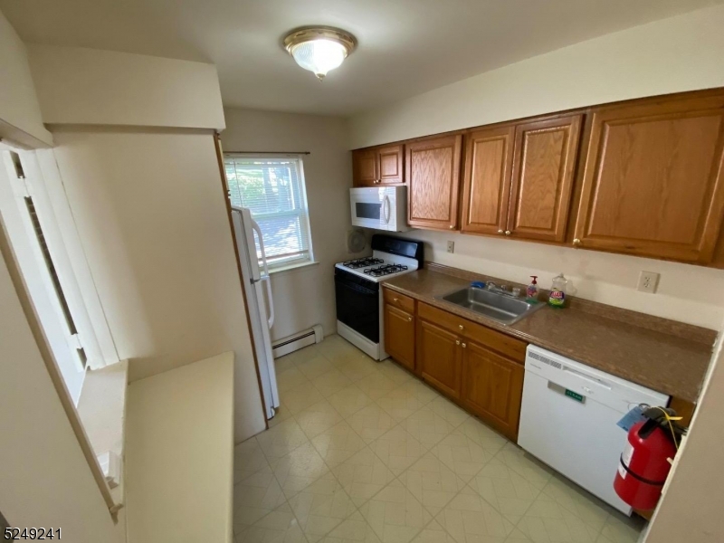 MOUNTAIN CLUB - Residential Lease