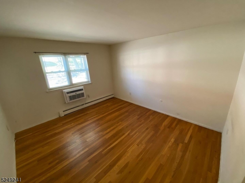 MOUNTAIN CLUB - Residential Lease