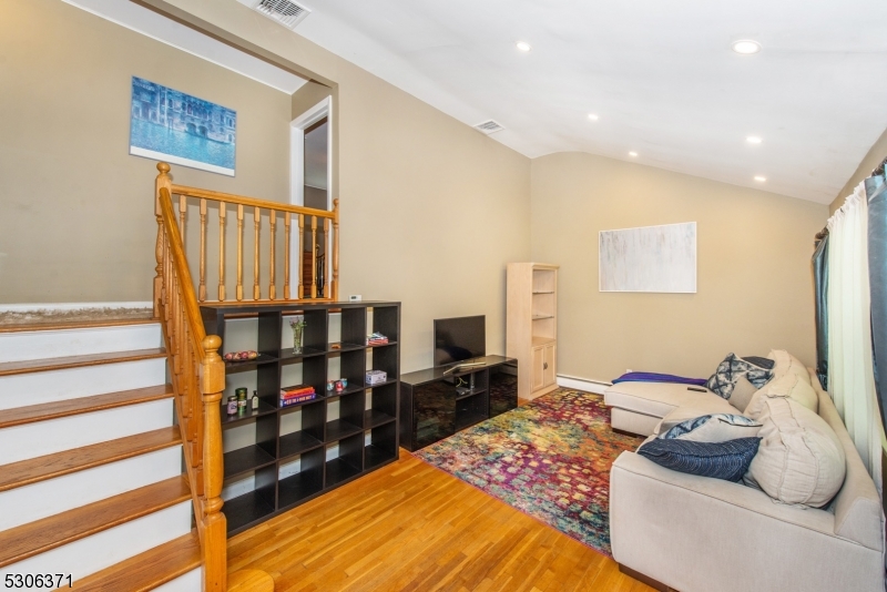 IRONIA - Residential