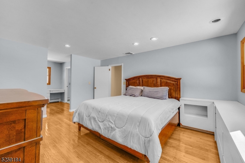 Prides Crossing - Residential