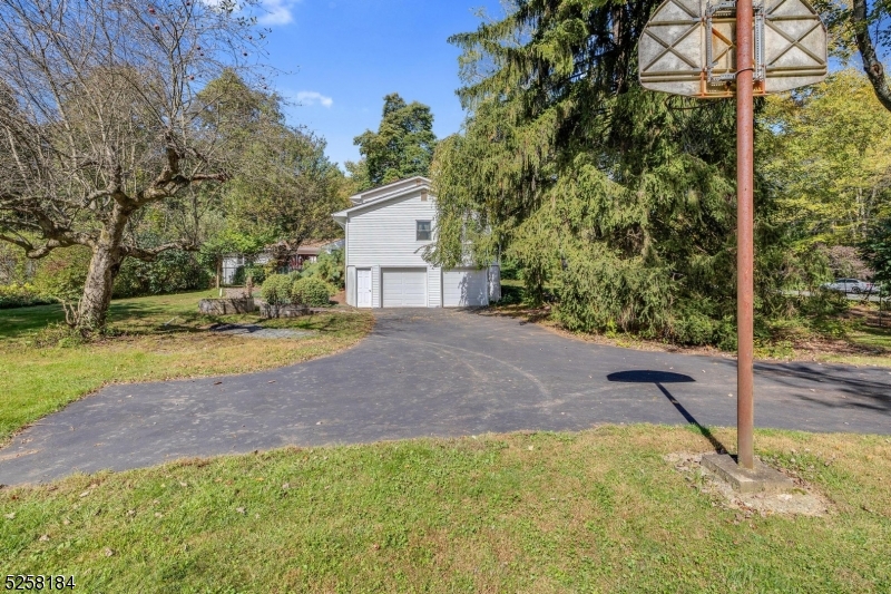 Prides Crossing - Residential