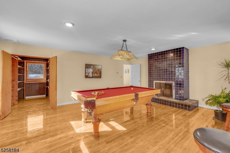 Prides Crossing - Residential