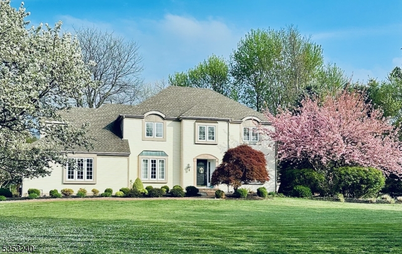 Raritan Twp., New Jersey 08822, United States, 4 Bedrooms Bedrooms, ,3 BathroomsBathrooms,Residential,Pending,121418