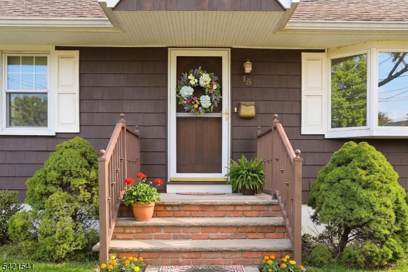 INDIAN VILLAGE - Residential