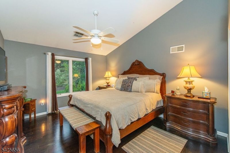 LONGVIEW - Residential