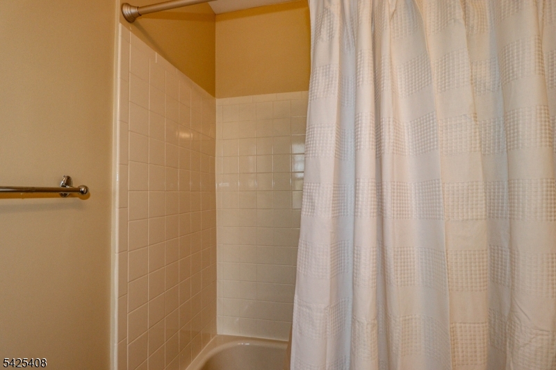 QUAILBROOK COLONIAL TOWNHM - Residential