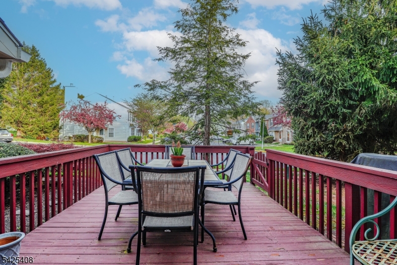 QUAILBROOK COLONIAL TOWNHM - Residential