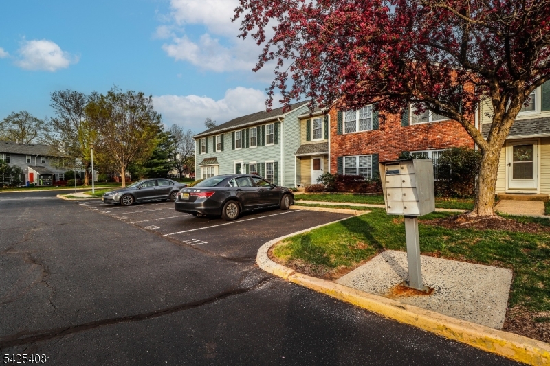 QUAILBROOK COLONIAL TOWNHM - Residential