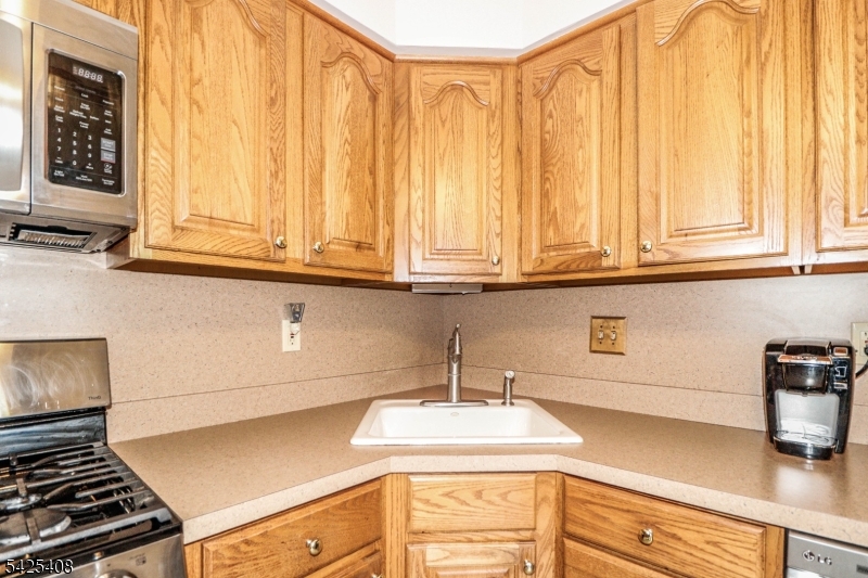 QUAILBROOK COLONIAL TOWNHM - Residential