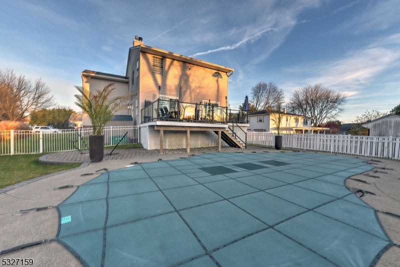 Pequannock Twp., New Jersey 07444, United States, 4 Bedrooms Bedrooms, ,3 BathroomsBathrooms,Residential,Active,28853