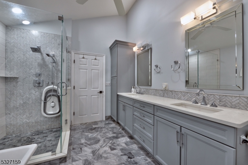 Pequannock Twp., New Jersey 07444, United States, 4 Bedrooms Bedrooms, ,3 BathroomsBathrooms,Residential,Active,28853