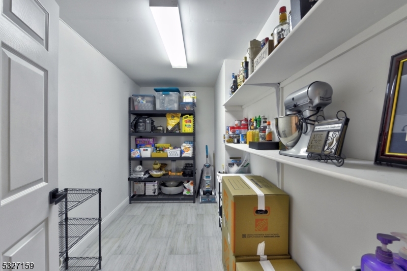 Pequannock Twp., New Jersey 07444, United States, 4 Bedrooms Bedrooms, ,3 BathroomsBathrooms,Residential,Active,28853