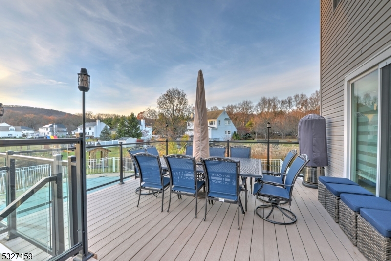 Pequannock Twp., New Jersey 07444, United States, 4 Bedrooms Bedrooms, ,3 BathroomsBathrooms,Residential,Active,28853