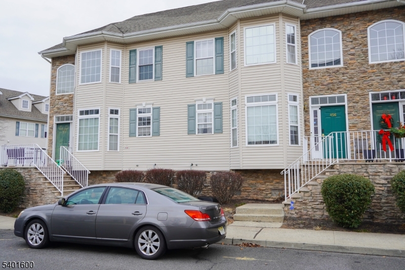 Riverwalk - Residential Lease