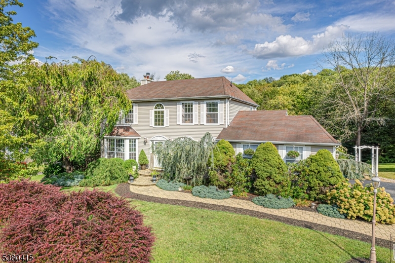 Vernon Twp., New Jersey 07461, United States, 4 Bedrooms Bedrooms, ,3 BathroomsBathrooms,Residential,Active,200586