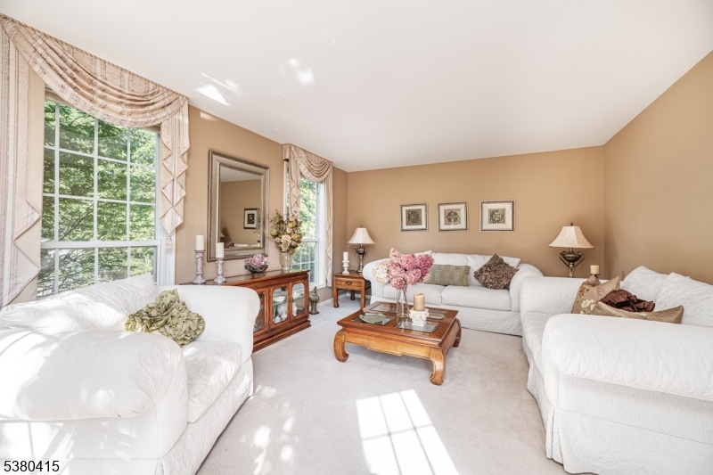 Vernon Twp., New Jersey 07461, United States, 4 Bedrooms Bedrooms, ,3 BathroomsBathrooms,Residential,Active,200586