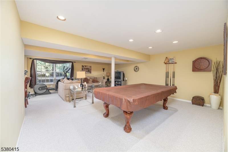 Vernon Twp., New Jersey 07461, United States, 4 Bedrooms Bedrooms, ,3 BathroomsBathrooms,Residential,Active,200586