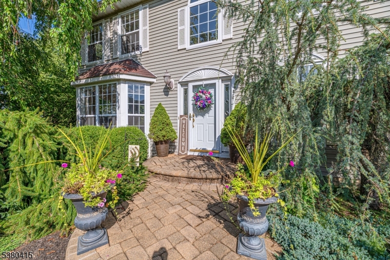 Vernon Twp., New Jersey 07461, United States, 4 Bedrooms Bedrooms, ,3 BathroomsBathrooms,Residential,Active,200586