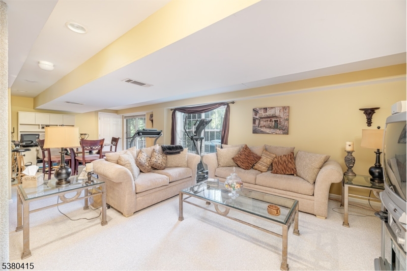 Vernon Twp., New Jersey 07461, United States, 4 Bedrooms Bedrooms, ,3 BathroomsBathrooms,Residential,Active,200586