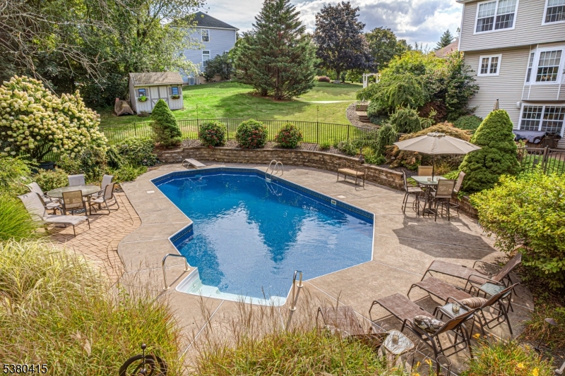 Vernon Twp., New Jersey 07461, United States, 4 Bedrooms Bedrooms, ,3 BathroomsBathrooms,Residential,Active,200586