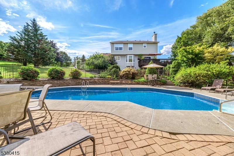 Vernon Twp., New Jersey 07461, United States, 4 Bedrooms Bedrooms, ,3 BathroomsBathrooms,Residential,Active,200586